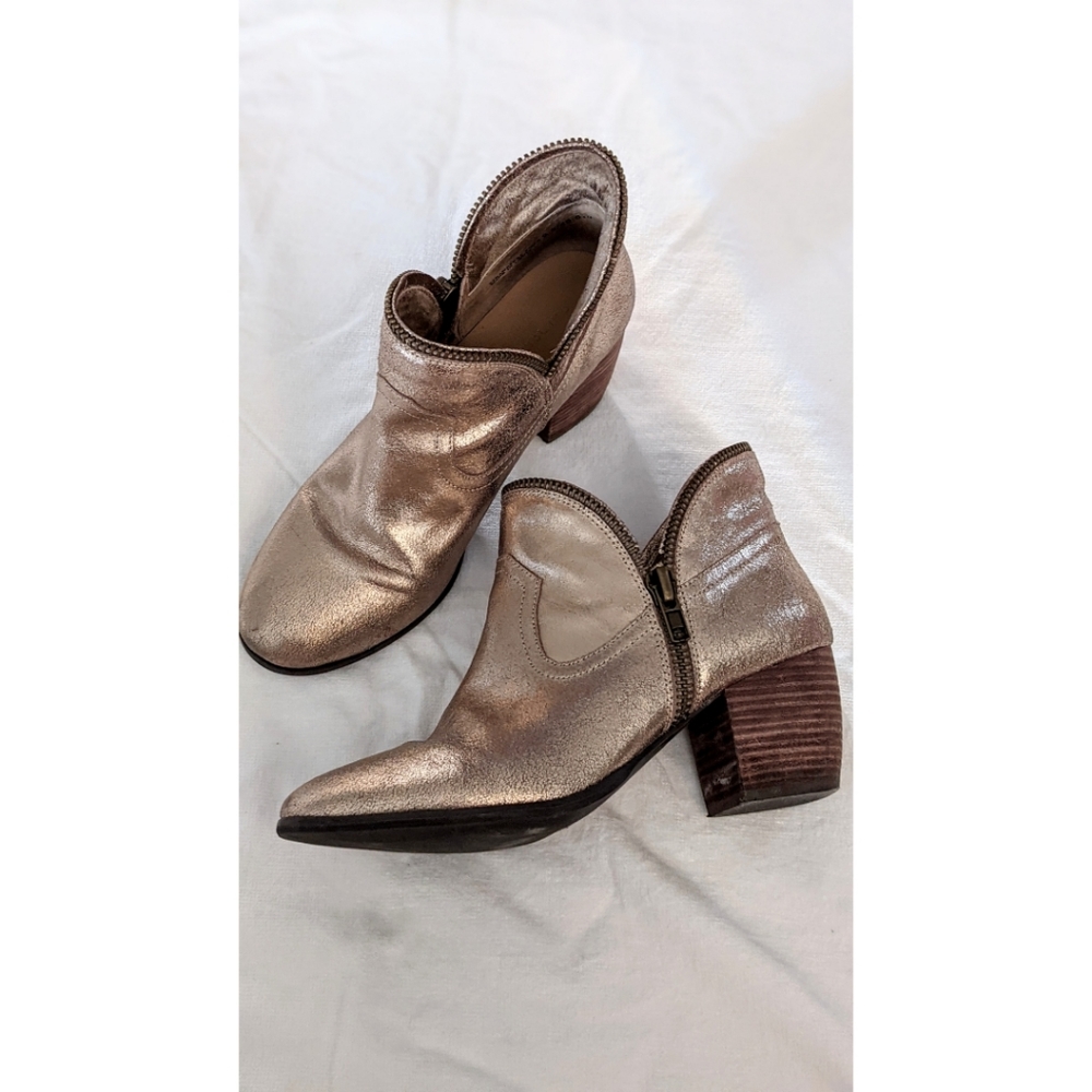 Chinese Laundry Metallic Booties